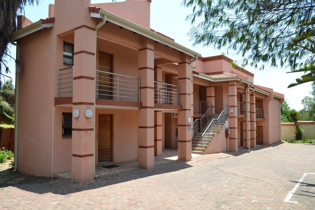 Eagles Nest Lodge Johannesburg Buitenkant foto